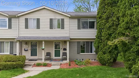 26200 Franklin Pointe Dr, Southfield, MI 48034