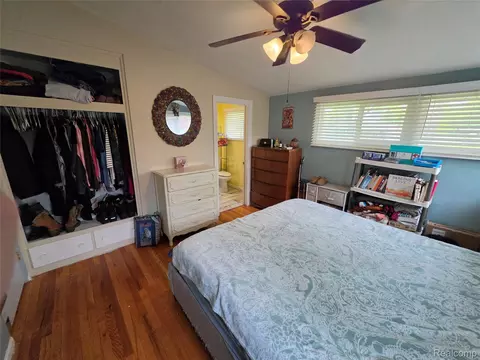 Bedroom - 729 Fitzner Dr, Davison, MI 48423 photo 4 of 4
