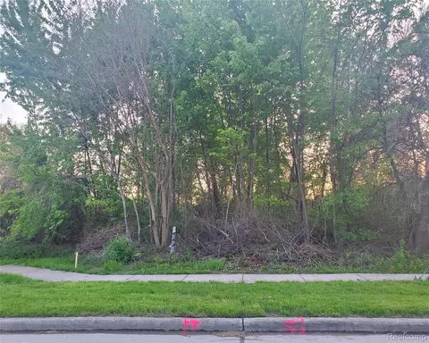 14290 Reeck Rd, Southgate, MI 48195