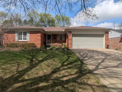 1782 Nantucket Rd, Plymouth, MI 48170