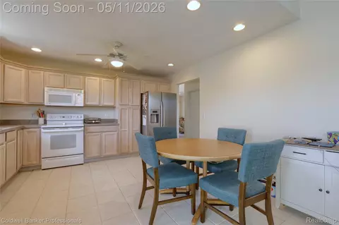 Kitchen - 52237 Mitchell Ln #11, Macomb, MI 48042 photo 1 of 2