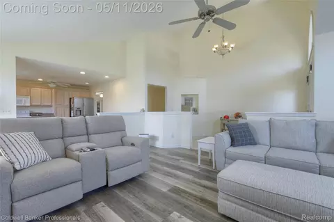 Living - 52237 Mitchell Ln #11, Macomb, MI 48042 photo 3 of 3