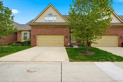 4212 April Ln, Sterling Heights, MI 48310
