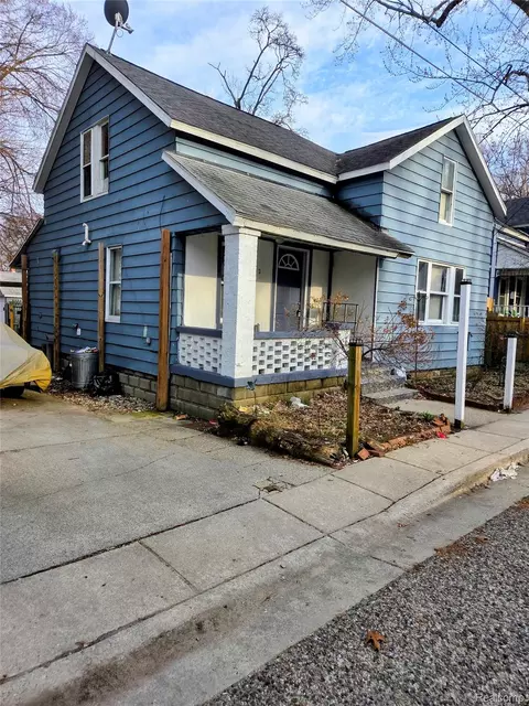 52 Batavia Pl NE, Grand Rapids, MI 49503