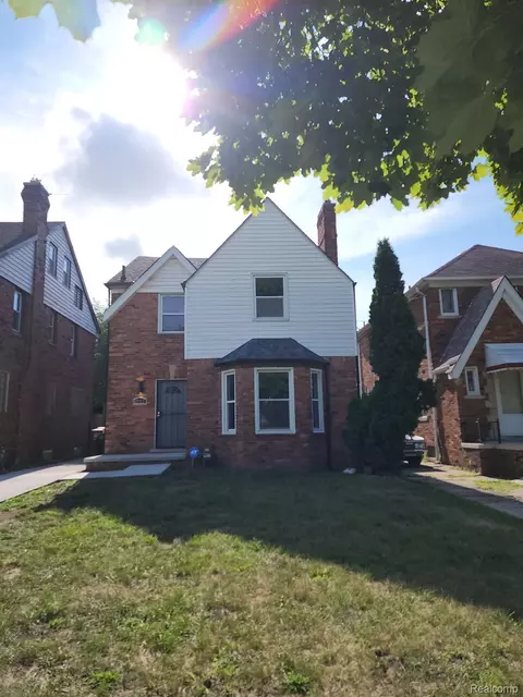 17377 Pennington Dr, Detroit, MI 48221