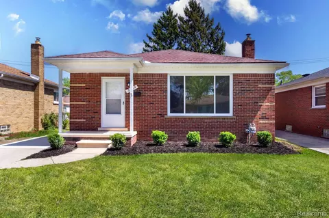2469 Ferris Ave, Lincoln Park, MI 48146