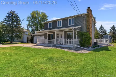 Exterior - 9338 E Lippincott Blvd, Davison, MI 48423 photo 2 of 9