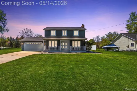 9338 E Lippincott Blvd, Davison, MI 48423