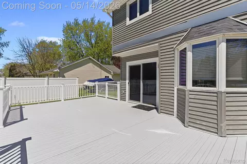 Exterior - 9338 E Lippincott Blvd, Davison, MI 48423 photo 8 of 9