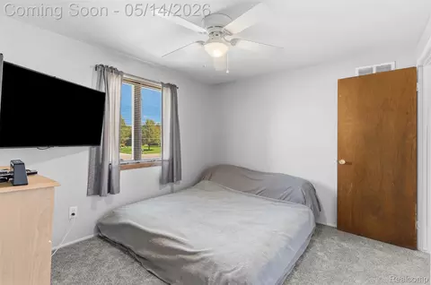Bedroom - 9338 E Lippincott Blvd, Davison, MI 48423 photo 6 of 6