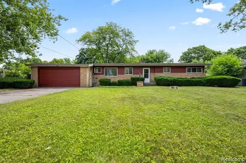 1468 Sauk Ln, Saginaw, MI 48638