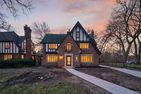 3261 Sherbourne Rd, Detroit, MI 48221