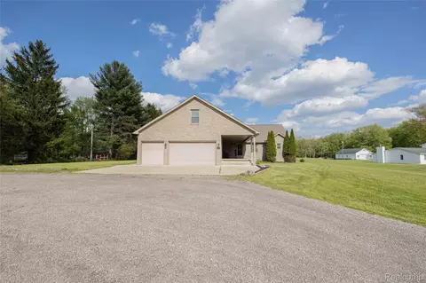 21855 Huron River Dr, Huron, MI 48164