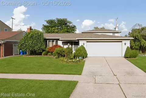 1348 N Charlesworth St, Dearborn Heights, MI 48127