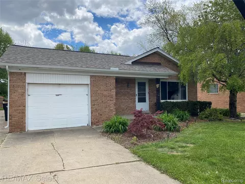 607 W Girard Ave, Madison Heights, MI 48071