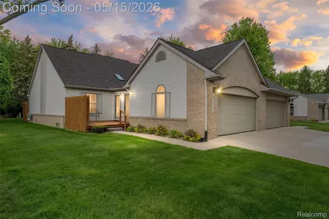 44500 Meadowcreek Ln, Canton, MI 48187