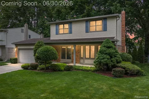 34062 Inverarry Ct, Sterling Heights, MI 48312