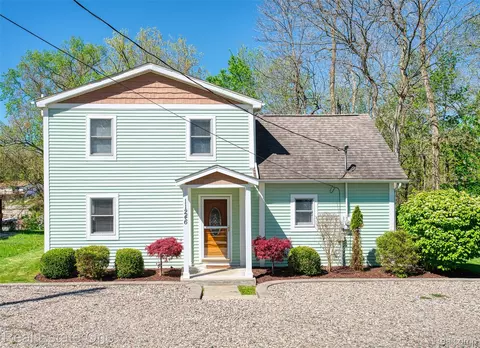 11246 Hiland Ct, Putnam, MI 48169