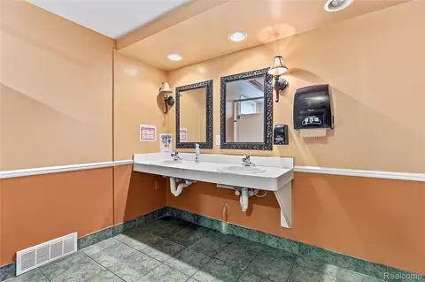 Bath - 19621 Wood St, Melvindale, MI 48122 photo 8 of 8