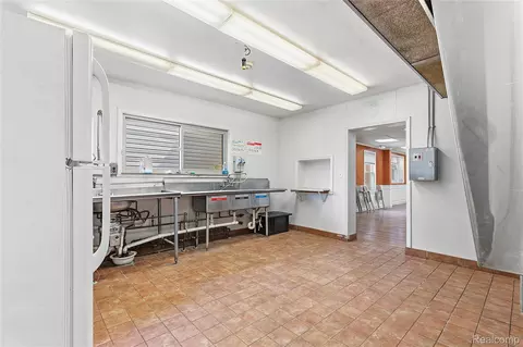 Kitchen - 19621 Wood St, Melvindale, MI 48122 photo 2 of 2