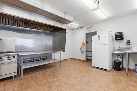 Kitchen - 19621 Wood St, Melvindale, MI 48122 photo 1 of 2