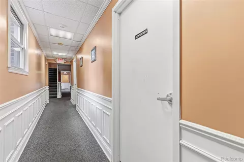 Entry Way - 19621 Wood St, Melvindale, MI 48122 photo 7 of 10