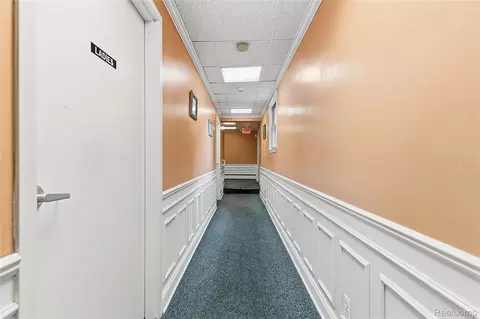 Entry Way - 19621 Wood St, Melvindale, MI 48122 photo 6 of 10