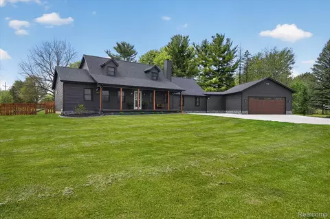 5640 Fowlerville Rd, Handy, MI 48836