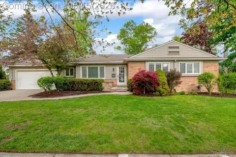 1131 Pleasant St, Birmingham, MI 48009