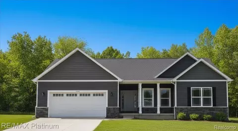13312 Westwinds Dr, Fenton, MI 48451