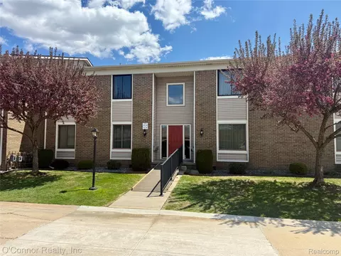 1660 River Rd #19, Marysville, MI 48040