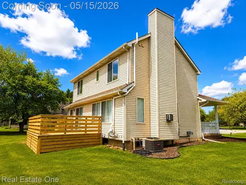 Exterior - 6692 Goldwin Dr, Green Oak, MI 48116 photo 6 of 8