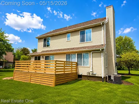 Exterior - 6692 Goldwin Dr, Green Oak, MI 48116 photo 5 of 8