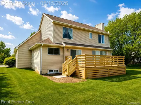 Exterior - 6692 Goldwin Dr, Green Oak, MI 48116 photo 3 of 8