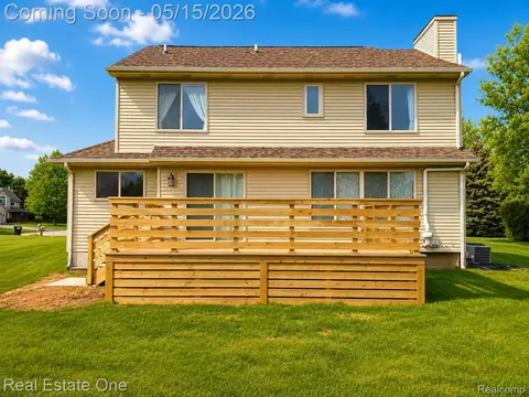 Exterior - 6692 Goldwin Dr, Green Oak, MI 48116 photo 4 of 8