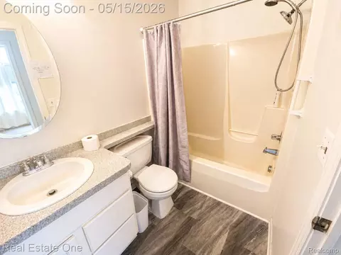 Bath - 6692 Goldwin Dr, Green Oak, MI 48116 photo 4 of 4
