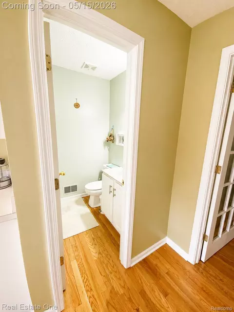 Entry Way - 6692 Goldwin Dr, Green Oak, MI 48116 photo 2 of 3