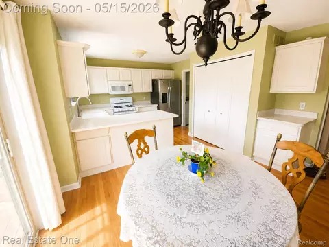 Kitchen - 6692 Goldwin Dr, Green Oak, MI 48116 photo 1 of 2