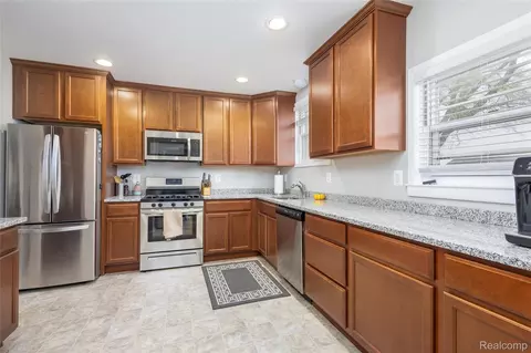 Kitchen - 3409 Devon Rd, Royal Oak, MI 48073 photo 2 of 4