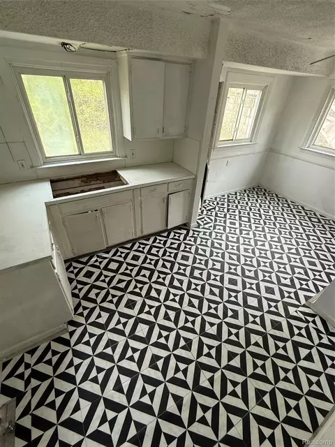 Kitchen - 3218 Trumbull Ave, Flint, MI 48504 photo 3 of 5
