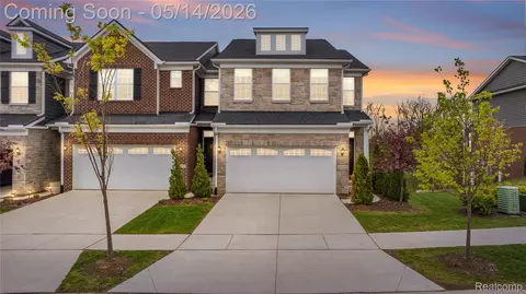 43235 Heron Dr, Novi, MI 48375