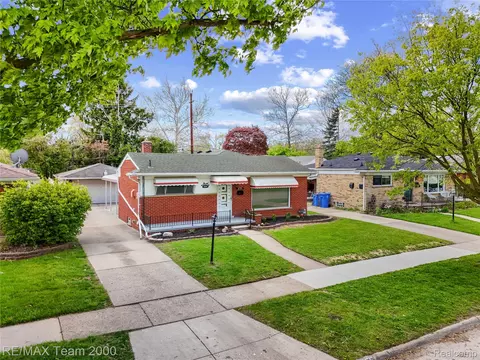 8551 Rockland St, Dearborn Heights, MI 48127