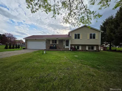 3435 Rockledge Ln, Mayfield, MI 48446