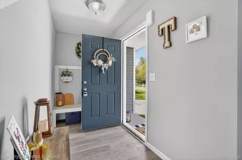 Entry Way - 7205 Timberline Dr, Mundy, MI 48507 photo 1 of 2