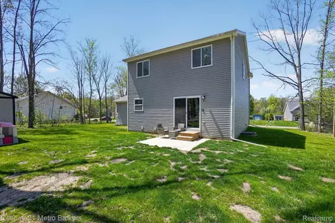 Exterior - 7205 Timberline Dr, Mundy, MI 48507 photo 3 of 8