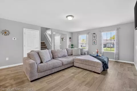 Living - 7205 Timberline Dr, Mundy, MI 48507 photo 1 of 2