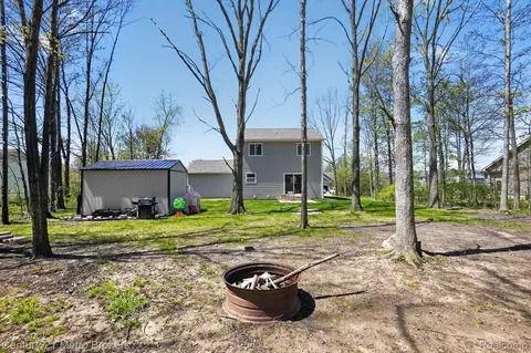 Exterior - 7205 Timberline Dr, Mundy, MI 48507 photo 5 of 8