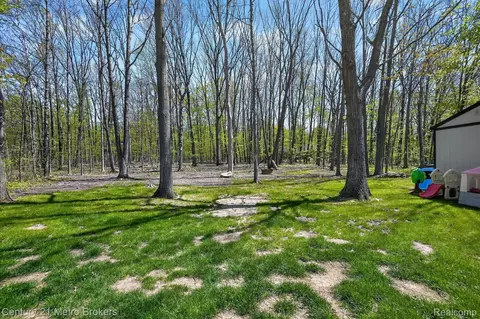 Exterior - 7205 Timberline Dr, Mundy, MI 48507 photo 6 of 8