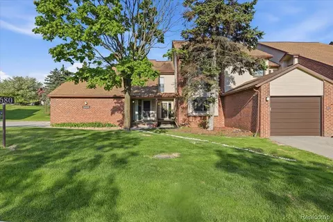 6680 Ridgefield Cir #101, West Bloomfield, MI 48322
