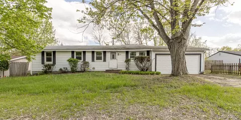 9171 Holmes St, White Lake, MI 48386